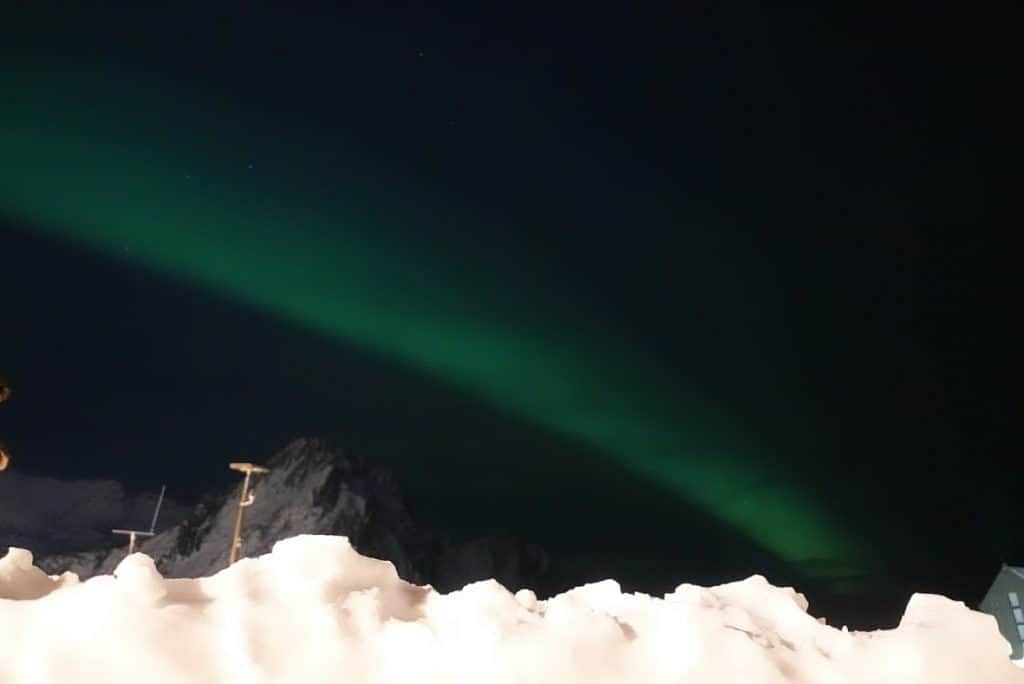 Watching Aurora With Kids From The Warmth of Cabin Hotel 6 Watching Aurora With Kids From The Warmth of Cabin Hotel 6